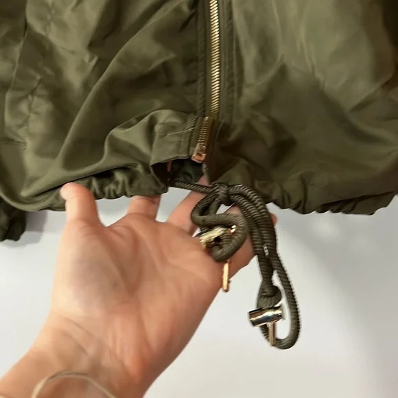 2/$20 Women’s NEW LOOK Olive Green Hooded Zip Up Jacket - Picture 5 of 9